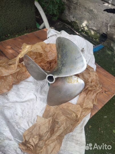 Винт на катер Волга