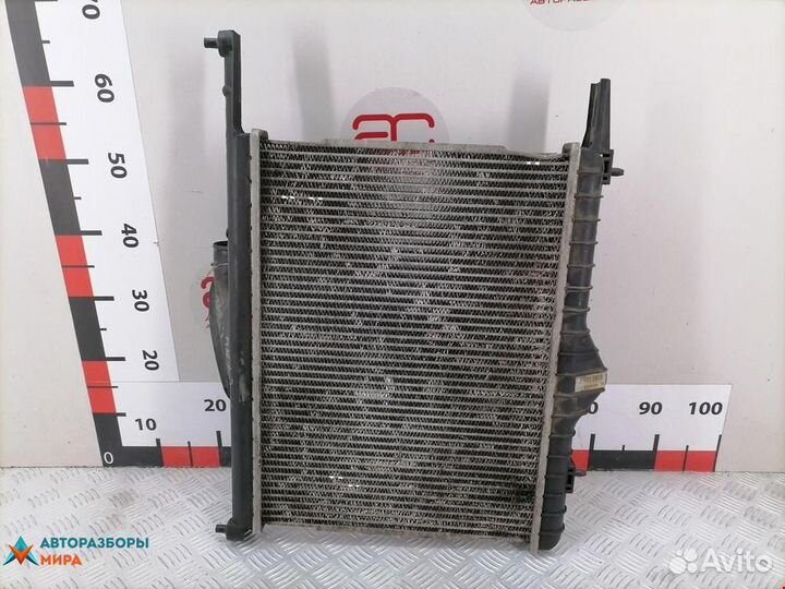 Интеркулер Mitsubishi Carisma рест. 2003 M613906