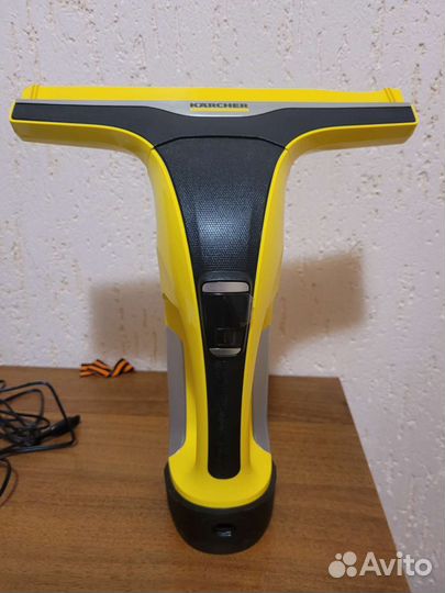 Акумуляторный стеклоочиститель