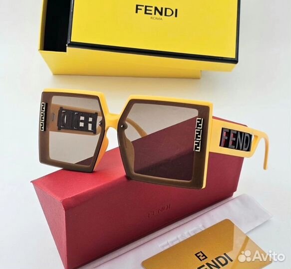 Солнцезащитные очки Fendi