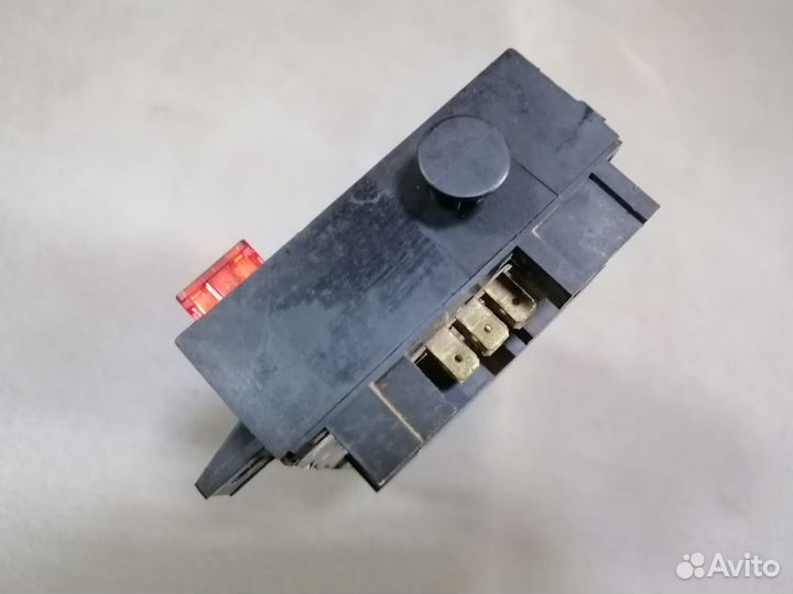 Блок предохранителей VW Jetta II 1983-1992