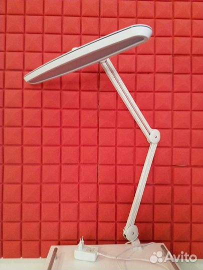 Лампа для наращивания ресниц и фото студий