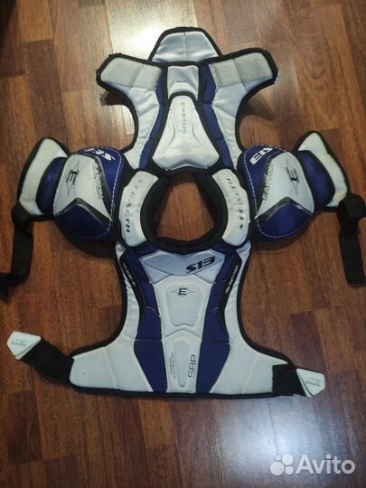 Нагрудник хоккейный