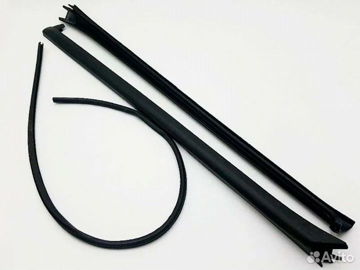 Окантовка ветрового стекла приора