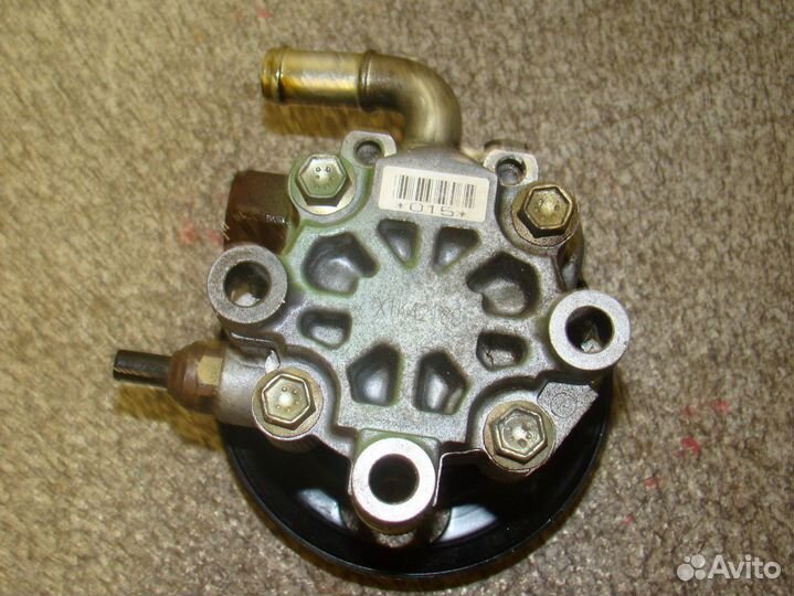 Насос гидроусилителя Toyota Avensis 2 (T250)