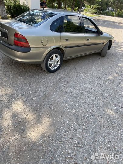 Opel Vectra 2.0 МТ, 1998, 222 222 км
