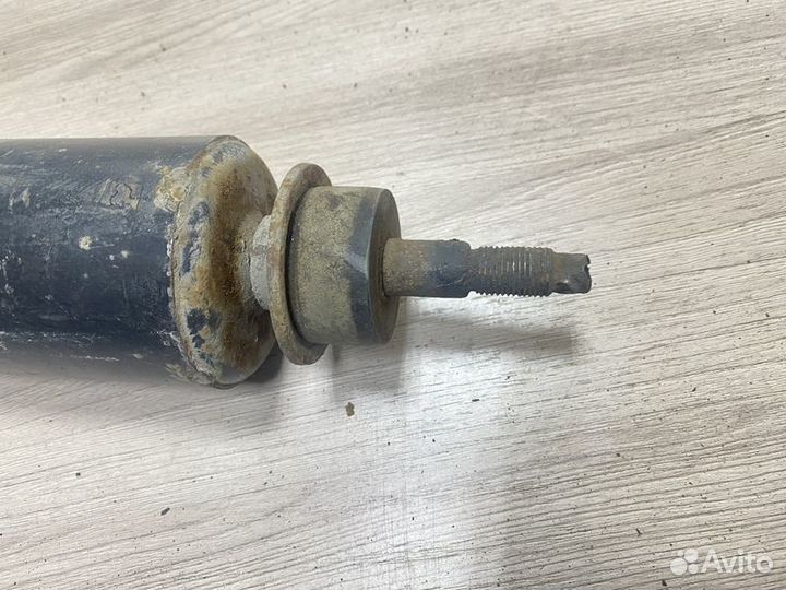 Амортизатор задний Toyota 4Runner N130 с1989-1995г