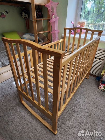 Детская кроватка
