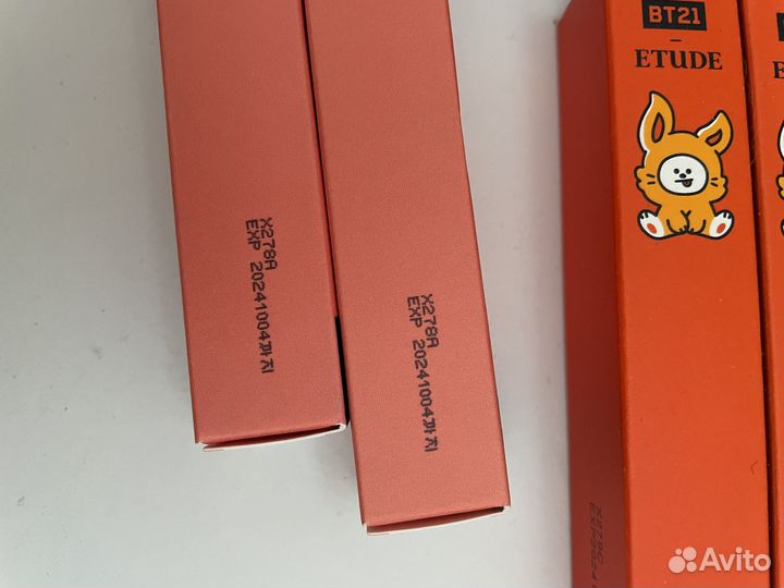 Помады BT21 x Etude с кошелёчками
