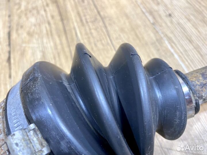 Привод левый Honda Civic Ek3