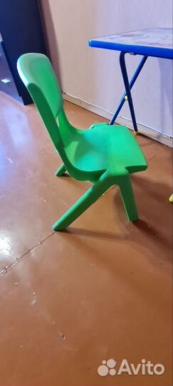 Детский столик и стульчик бу
