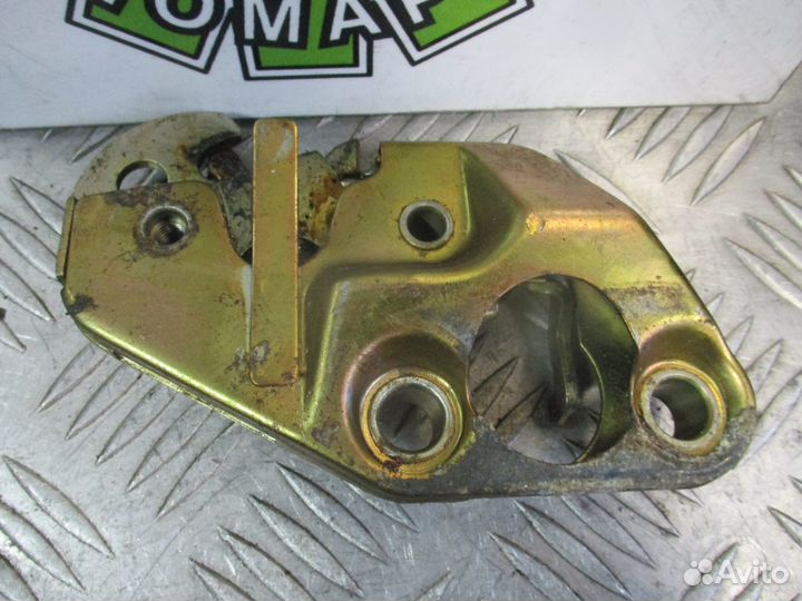 Замок крышки багажника BMW 3 E30 1986г