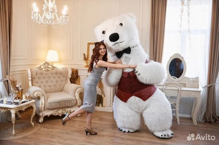 Ростовой костюм белого медведя