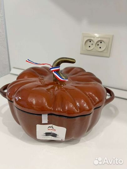 Кастрюля чугунная staub