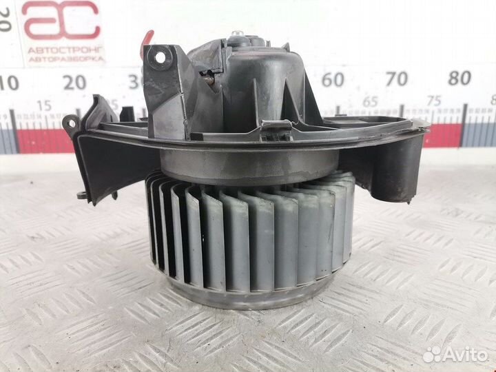 Моторчик печки для Audi A6 C6 4F0820020A