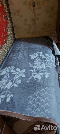 Пледы и покрывало