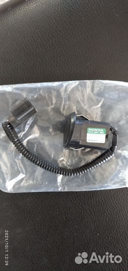 Датчик парктроника Honda 39693-SWT-W02