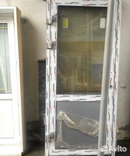 Пластиковые входные двери 90х210