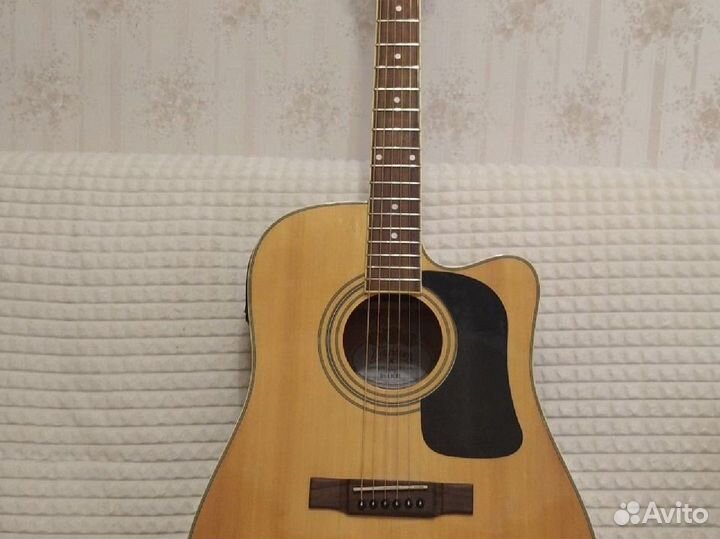 Отличная электроакустическая гитара