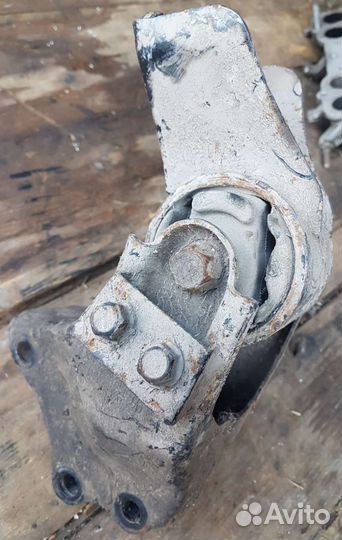 Подушки двигателя mazda 626, 2л