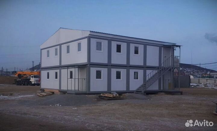 Модульное здание из бытовок