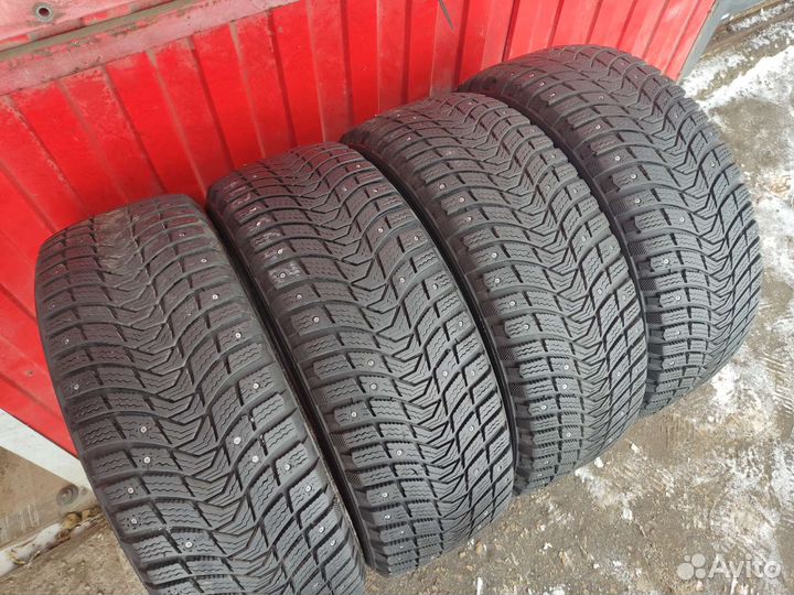 Michelin X-Ice North 3 215/55 R17 98T
