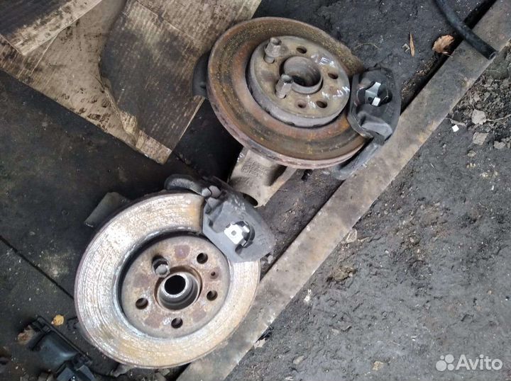 Поворотные кулаки на шкода октавия А4 2003г