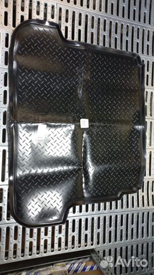 Коврик багажника