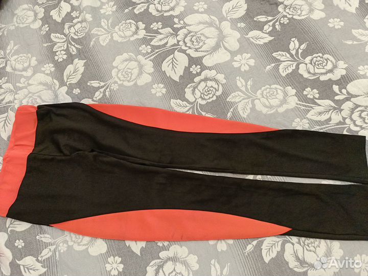 Продам женский спортивный костюм