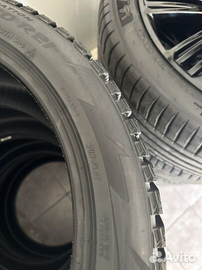 Pirelli Ice Zero 275/40 R21 и 315/35 R21