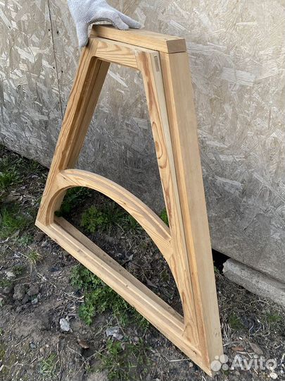 Деревянная оконная рама