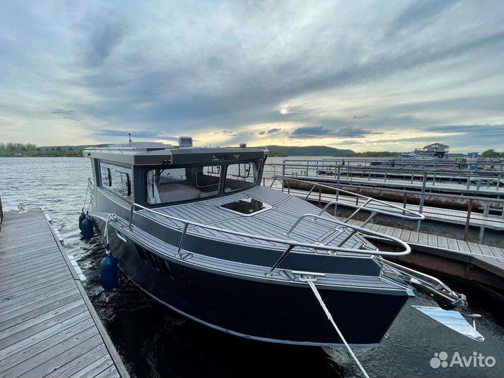 Катер 8.5 м с кабиной и каютой Seamoone 850