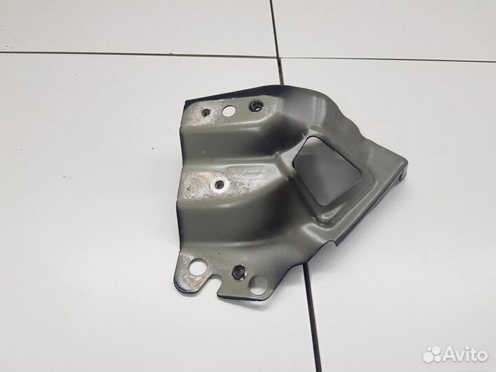 Кронштейн переднего правого крыла (Geely Coolray)