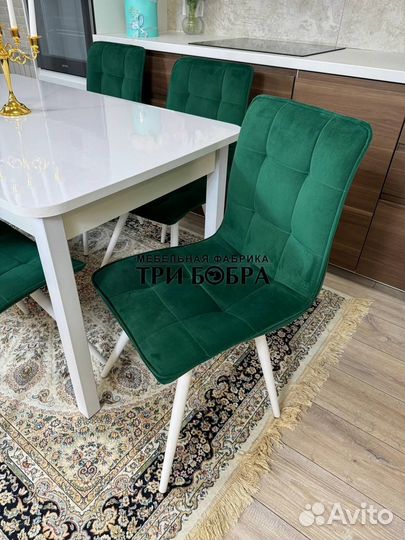 Кухонный стол и стулья