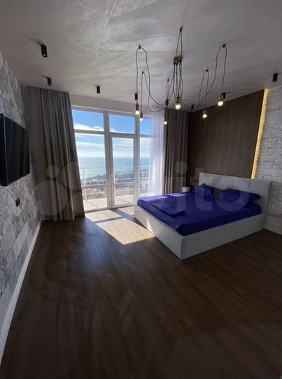 2-к. квартира, 80 м², 8/8 эт.