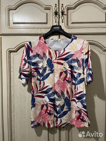 Костюм летний и 2 футболочки 52-54