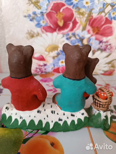 Каргопольская игрушка. Три медведя