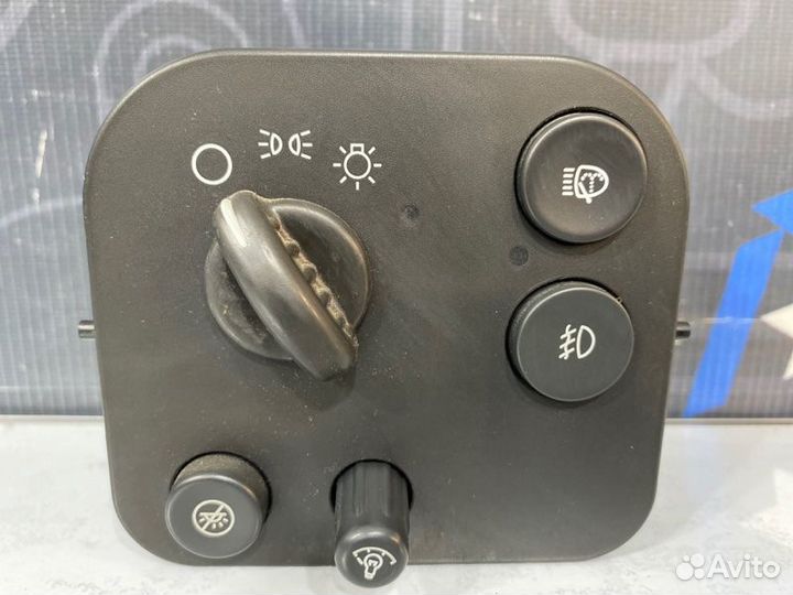 Переключатель света Chevrolet Trailblazer GMT360