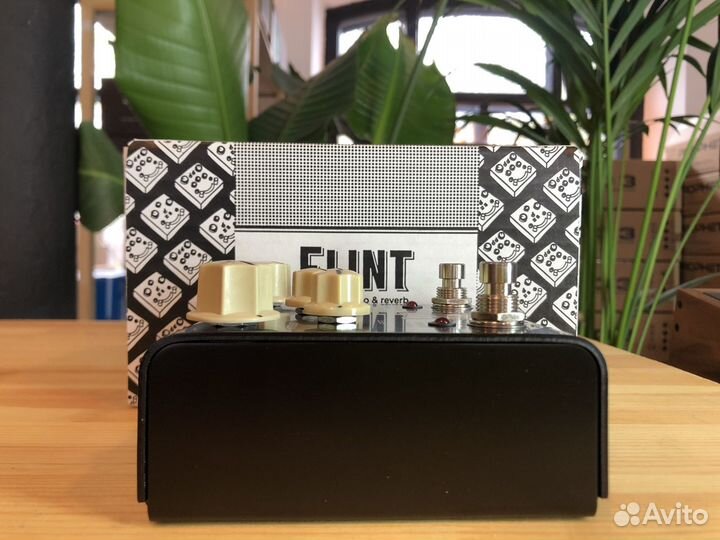 Strymon Flint Tremolo and Reverb