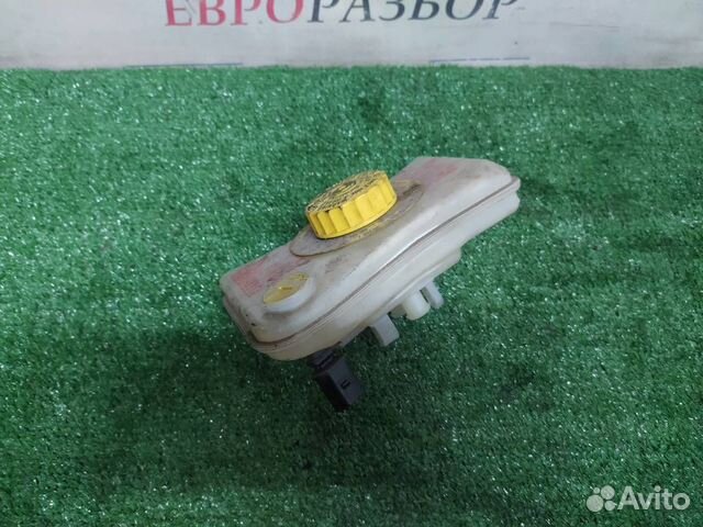 Бачок главного тормозного цилиндра Audi Allroad q