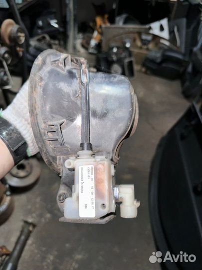 Лючок бензобака Chevrolet Aveo T300 2012