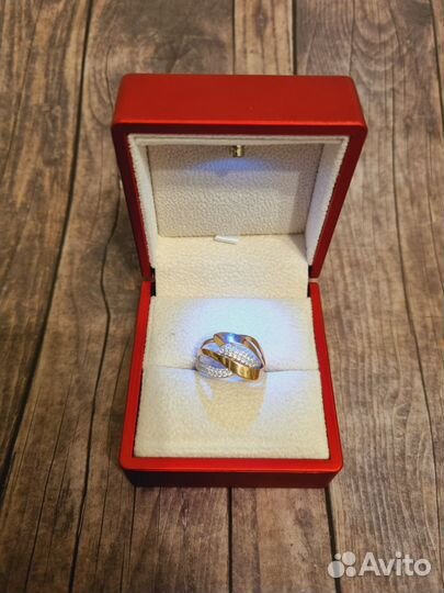 Золотое кольцо женское