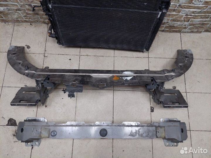 Телевизор с радиаторами Land Rover Range Rover