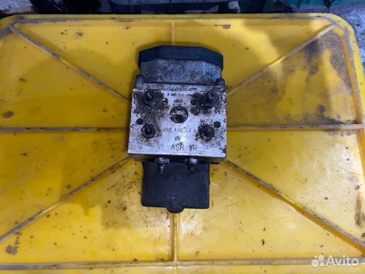Блок abs Volkswagen Lt 2.5 AVR/ANJ 2003
