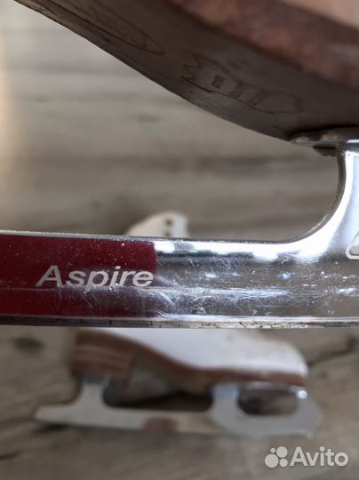 Коньки фигурные