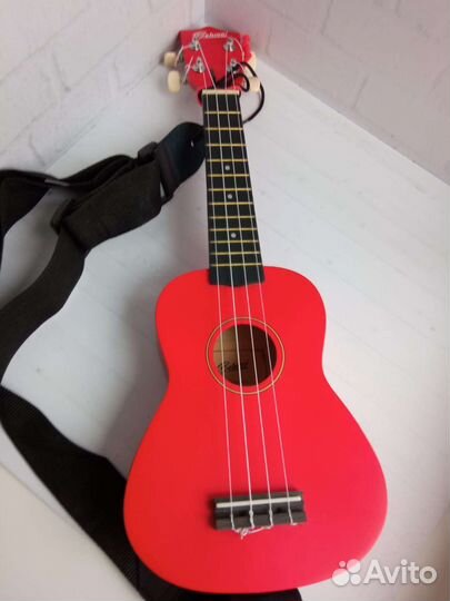 Укулеле сопрано с чехлом и ремнем