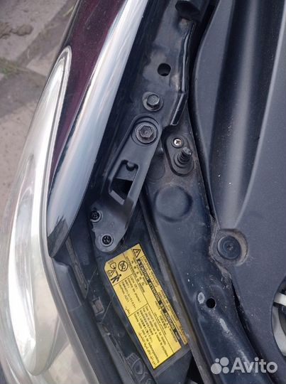 Крепления фар верх Lexus RX300/330/350/400H 03-08