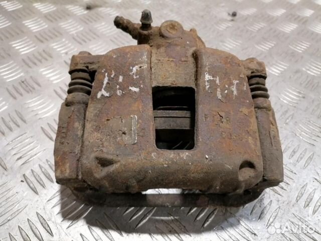 Суппорт передний правый Citroen Berlingo 2002-2012