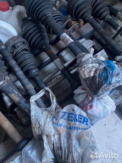 Привод/полуось в сборе Volkswagen Transporter T4