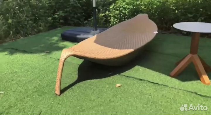 Шезлонг, Лежак